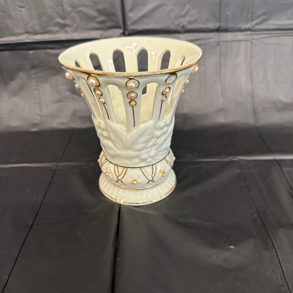 Formalities by Baum Bros Ivory & Pearl Votive Holder - Picture 4 of 4